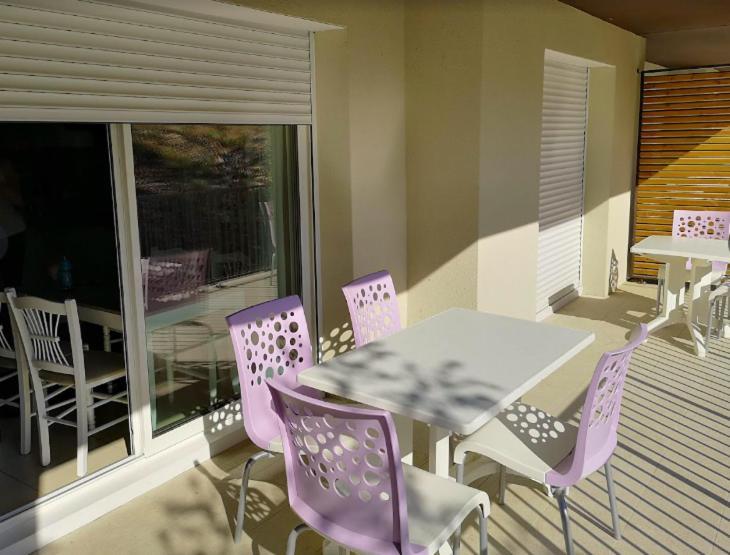 Ferienwohnung Meuble 6 Personnes Remoulins Exterior foto